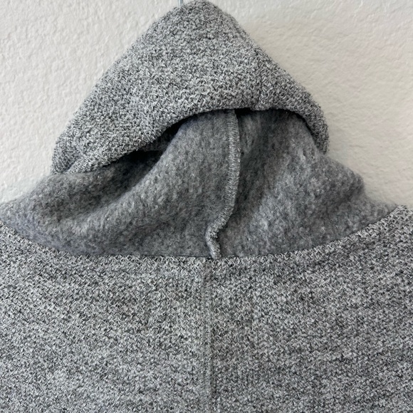 Abercrombie & Fitch Women's Cozy Funnel Neck Sweater – Gray Knit Pullover SZ S - Picture 5 of 9